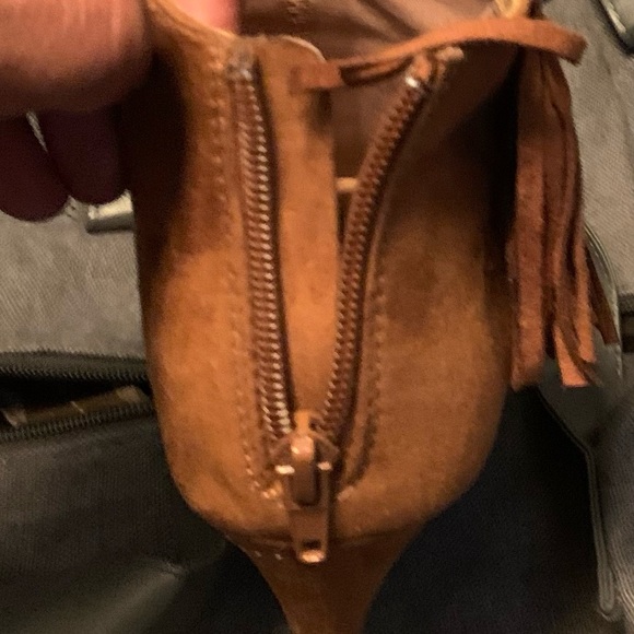 Beautiful sweet brown shoe with branches on the side I love the shoe - Picture 2 of 5